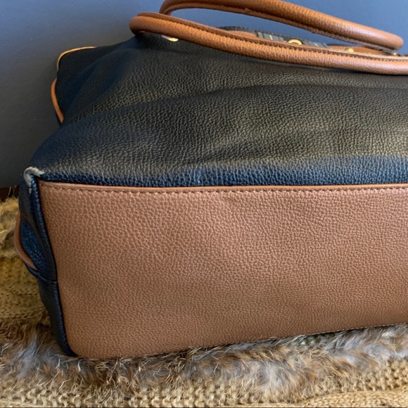 Shoulder Bag - Picture 8 of 9